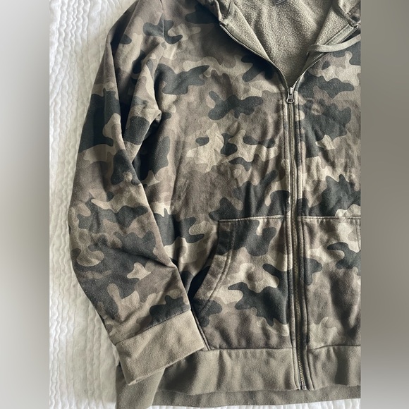Eddie Bauer Camo Hoodie - Picture 3 of 4
